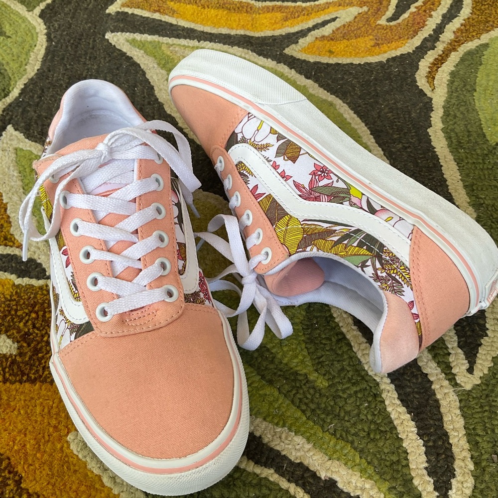 Vans Deluxe Comfort size 7 barely worn, like new